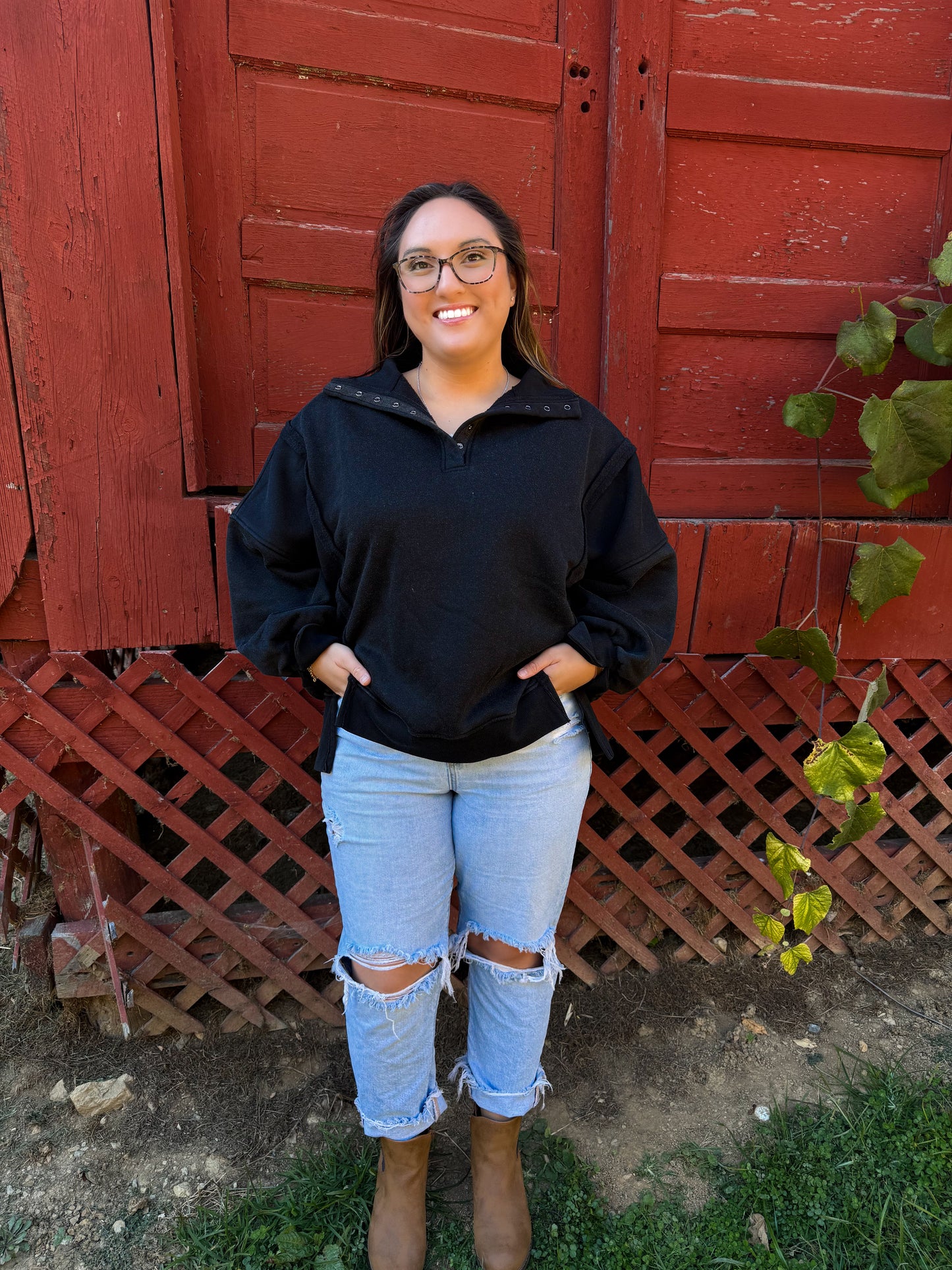 The Blackout Quarter Snap Fleece- Black